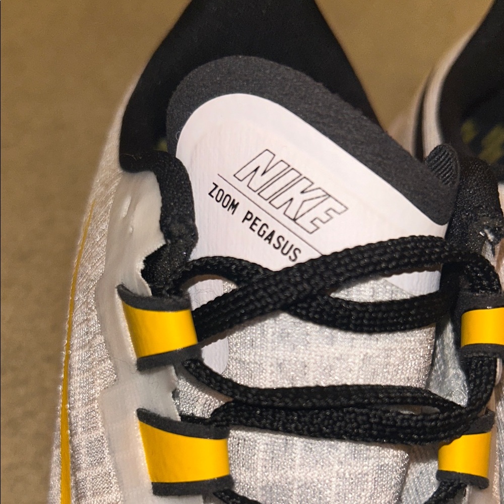 Pittsburgh Steelers Nike Unisex Air Zoom Pegasus 37 Running Shoes - Picture 4 of 14